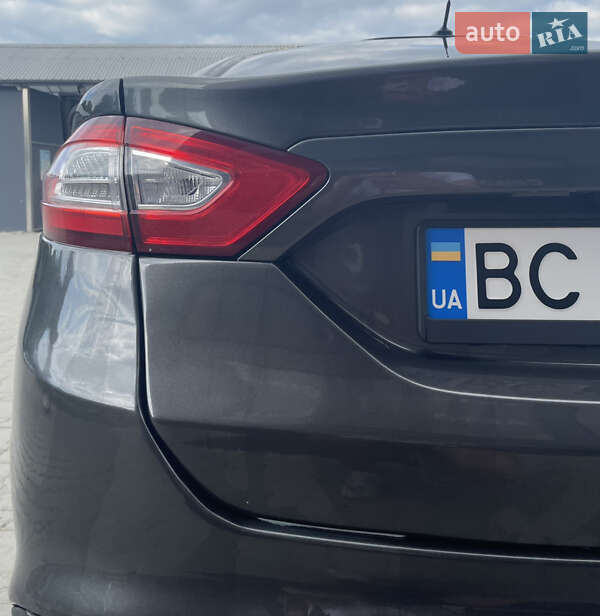 Седан Ford Fusion 2015 в Львове