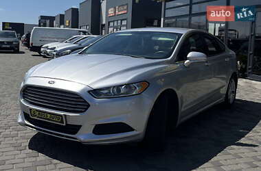 Седан Ford Fusion 2015 в 