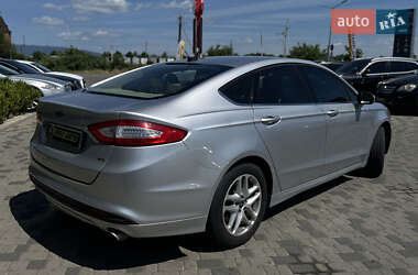 Седан Ford Fusion 2015 в 