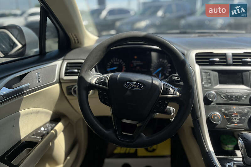 Седан Ford Fusion 2015 в Мукачевому