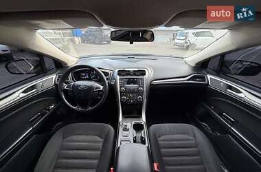 Седан Ford Fusion 2017 в 