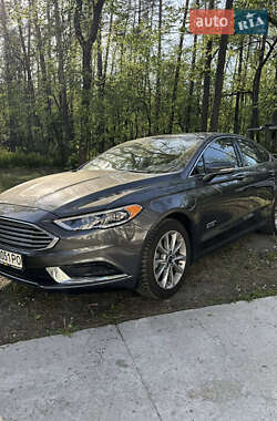Седан Ford Fusion 2018 в 