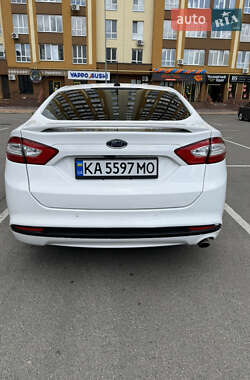 Седан Ford Fusion 2013 в 