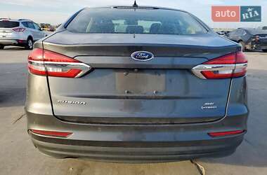 Седан Ford Fusion 2020 в 