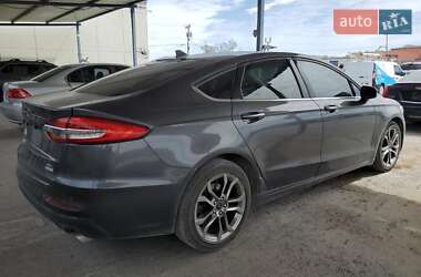 Седан Ford Fusion 2019 в 