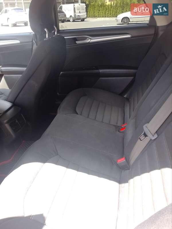 Седан Ford Fusion 2014 в Хмельницькому