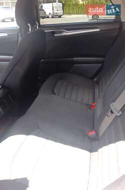 Седан Ford Fusion 2014 в 