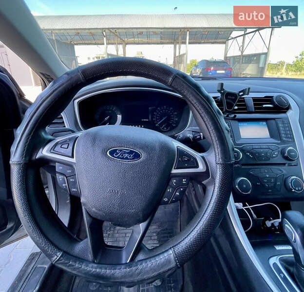 Седан Ford Fusion 2015 в Львове