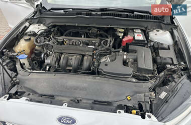 Седан Ford Fusion 2013 в 