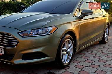 Седан Ford Fusion 2012 в 