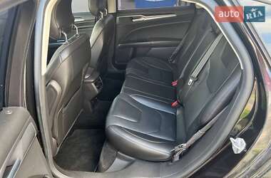 Седан Ford Fusion 2013 в 