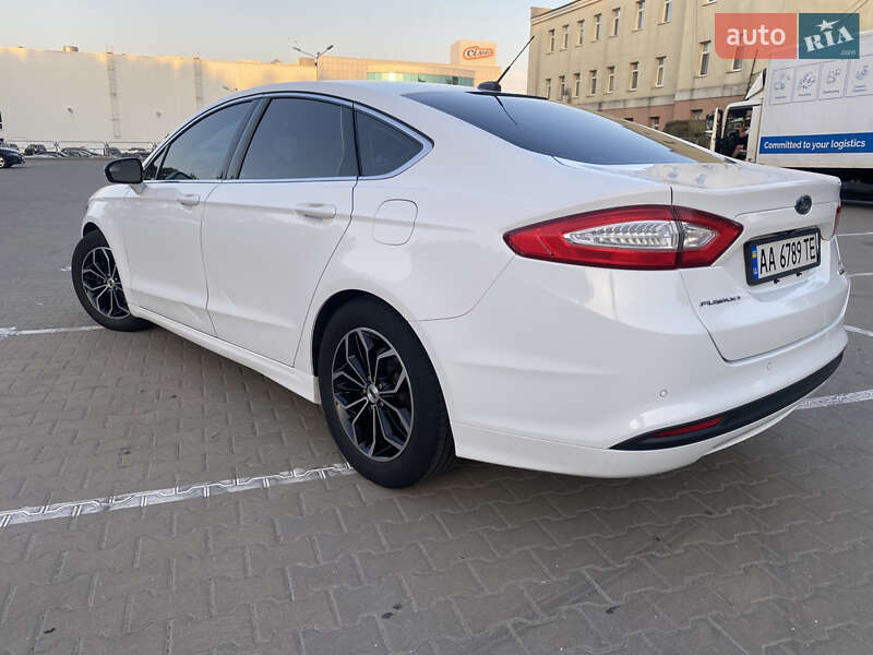 Седан Ford Fusion 2015 в Чернигове