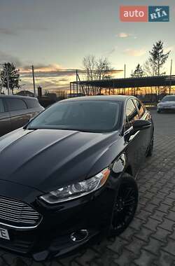 Седан Ford Fusion 2016 в 