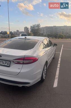 Седан Ford Fusion 2016 в 