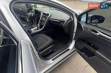 Седан Ford Fusion 2014 в 