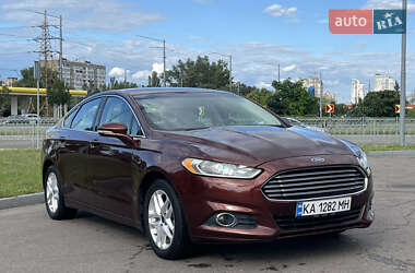 Седан Ford Fusion 2015 в 