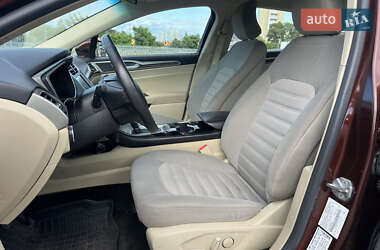 Седан Ford Fusion 2015 в 
