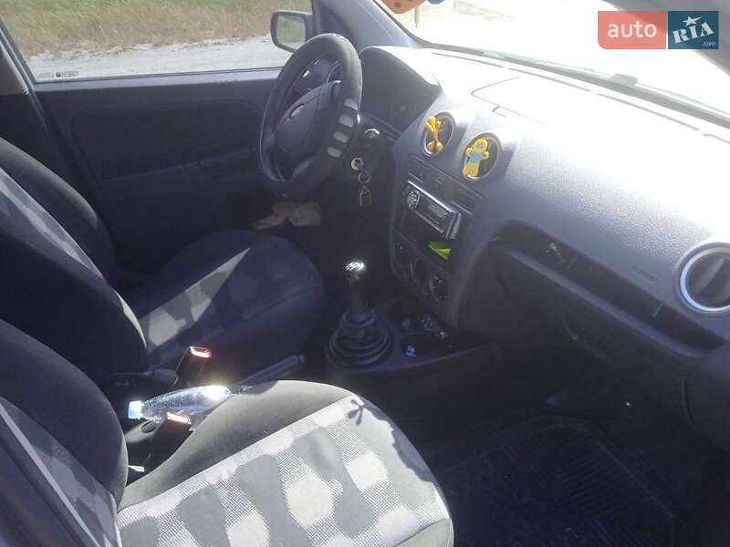 Хэтчбек Ford Fusion 2009 в Звягеле