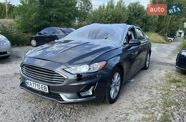 Седан Ford Fusion 2016 в 