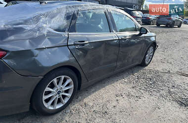 Седан Ford Fusion 2016 в 