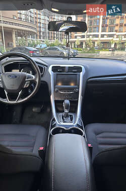 Седан Ford Fusion 2014 в 