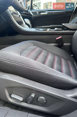 Седан Ford Fusion 2014 в 