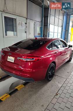 Седан Ford Fusion 2019 в 