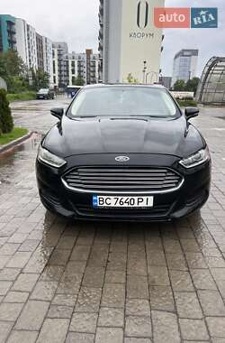 Седан Ford Fusion 2012 в 