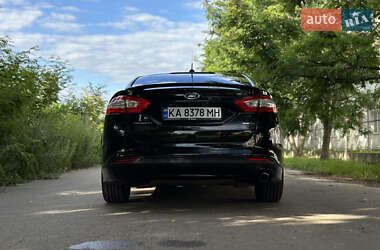 Седан Ford Fusion 2015 в 