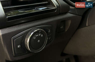 Седан Ford Fusion 2015 в 