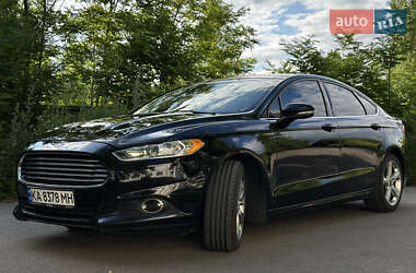 Седан Ford Fusion 2015 в 
