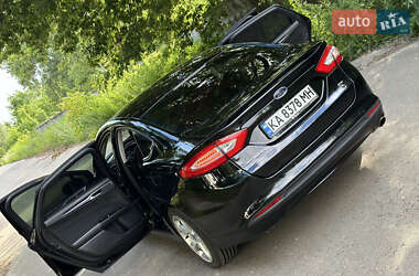 Седан Ford Fusion 2015 в 