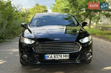 Седан Ford Fusion 2015 в 