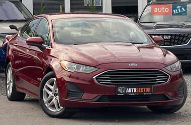 Седан Ford Fusion 2019 в 