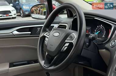 Седан Ford Fusion 2019 в 
