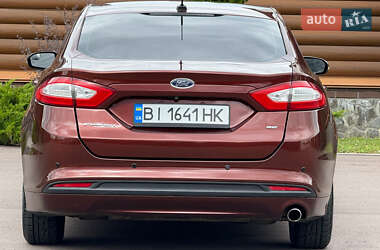 Седан Ford Fusion 2015 в 