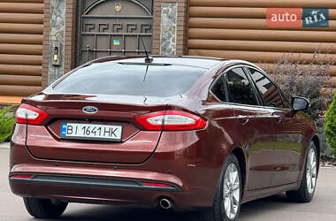 Седан Ford Fusion 2015 в 