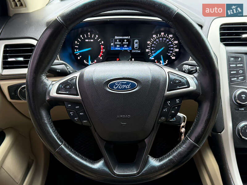 Седан Ford Fusion 2015 в Києві