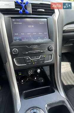 Седан Ford Fusion 2019 в 