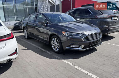 Седан Ford Fusion 2016 в 