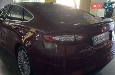 Седан Ford Fusion 2015 в 