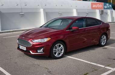 Седан Ford Fusion 2018 в 