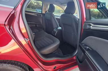 Седан Ford Fusion 2018 в 