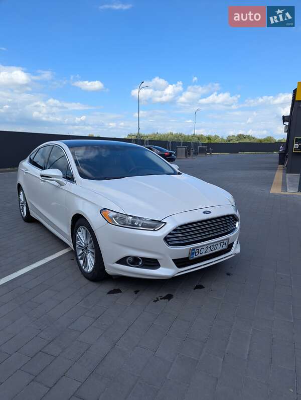 Седан Ford Fusion 2015 в Шептицькому