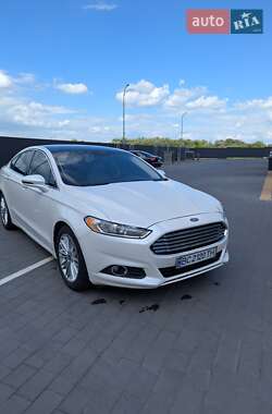 Седан Ford Fusion 2015 в 