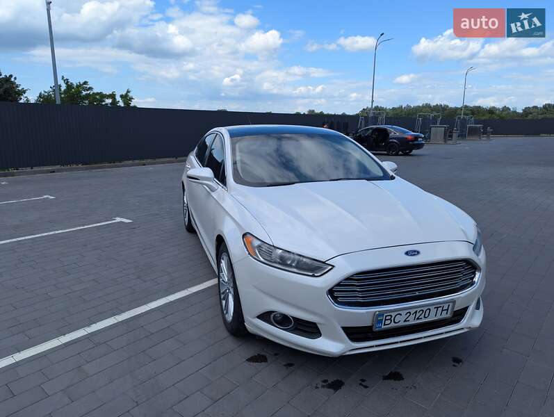 Седан Ford Fusion 2015 в Шептицькому