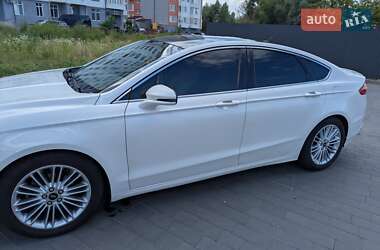 Седан Ford Fusion 2015 в 
