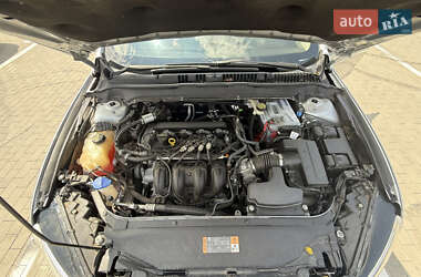 Седан Ford Fusion 2013 в 