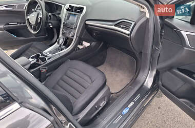 Седан Ford Fusion 2014 в 