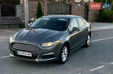 Седан Ford Fusion 2013 в 